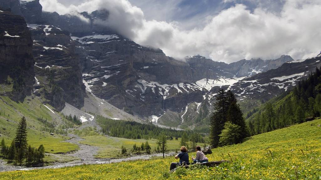 Wandern ist in allen Sprachregionen der Schweiz und in allen Altersgruppen sehr populär.