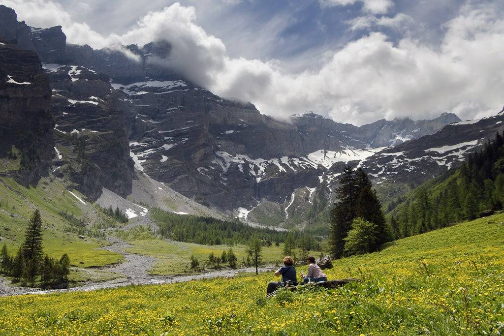 Wandern ist in allen Sprachregionen der Schweiz und in allen Altersgruppen sehr populär.