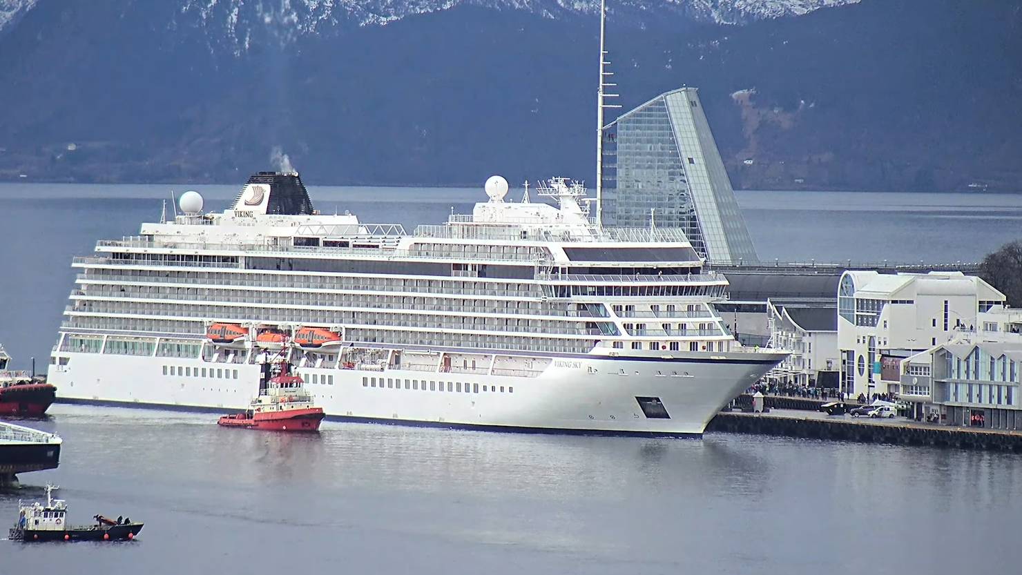 Erleichterung Kreuzfahrtschiff «Viking Sky» im Hafen TeleBaern