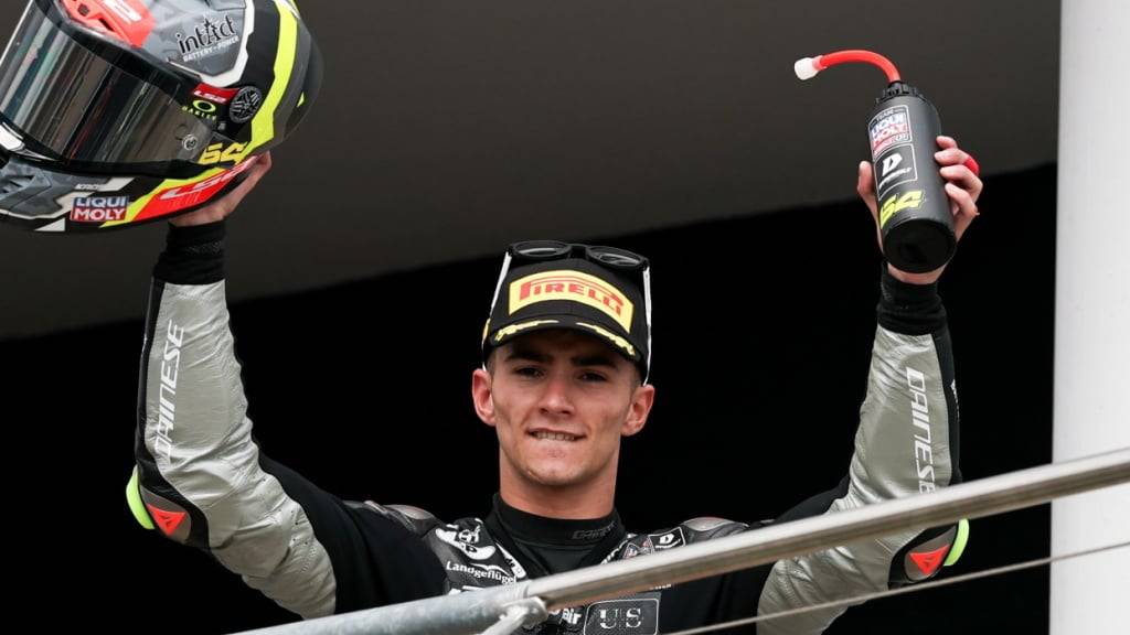 Der Spanier David Munoz feiert auf dem Sachsenring seinen zweiten Moto3-Sieg