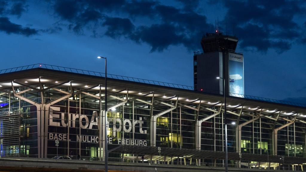 Der Flughafen Basel gewinnt im Ranking das Rennen unter den Schweizer Flughäfen.