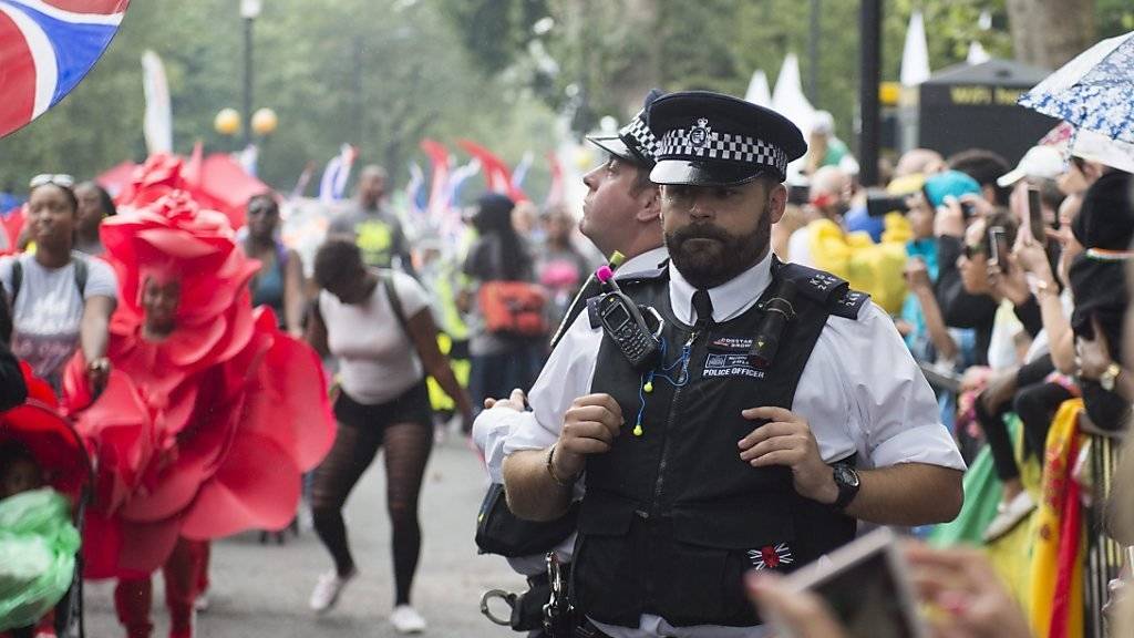 Polizisten hatten am Notting Hill Karneval in London einiges zu tun.
