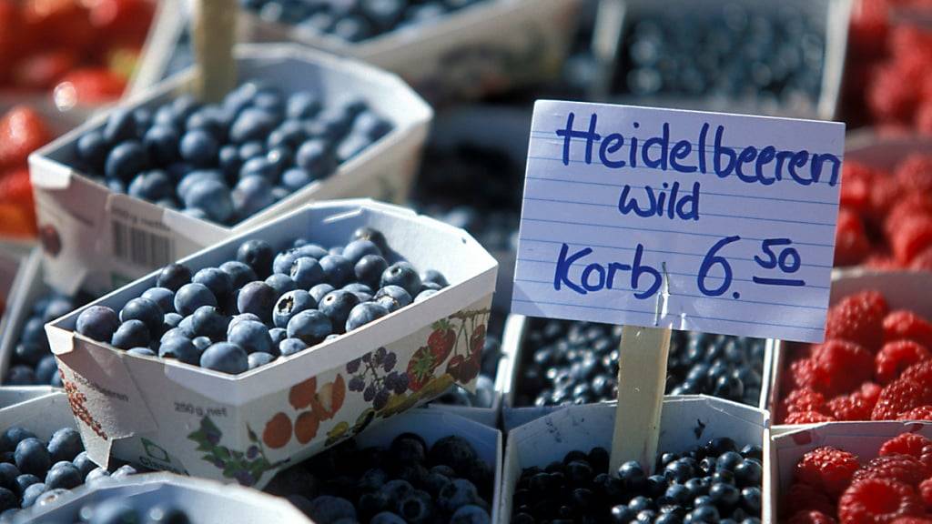 Aufgrund der Wetterverhältnisse werden 3788 Tonnen an Beeren aus einheimischem Anbau auf dem Markt erwartet. (Archivbild)