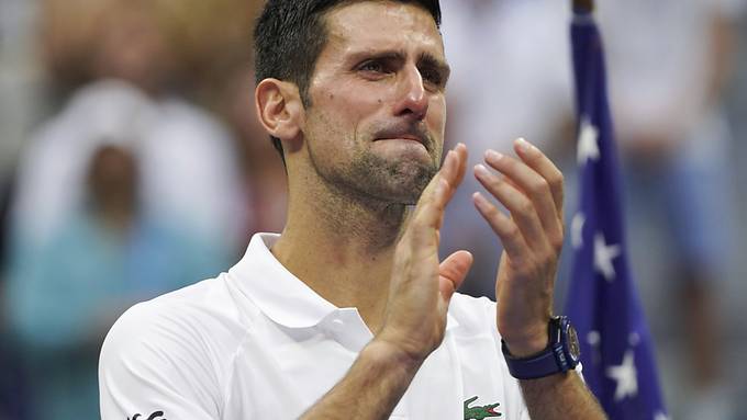 Djokovic scheitert am Druck und spielt sich in die Herzen der Fans