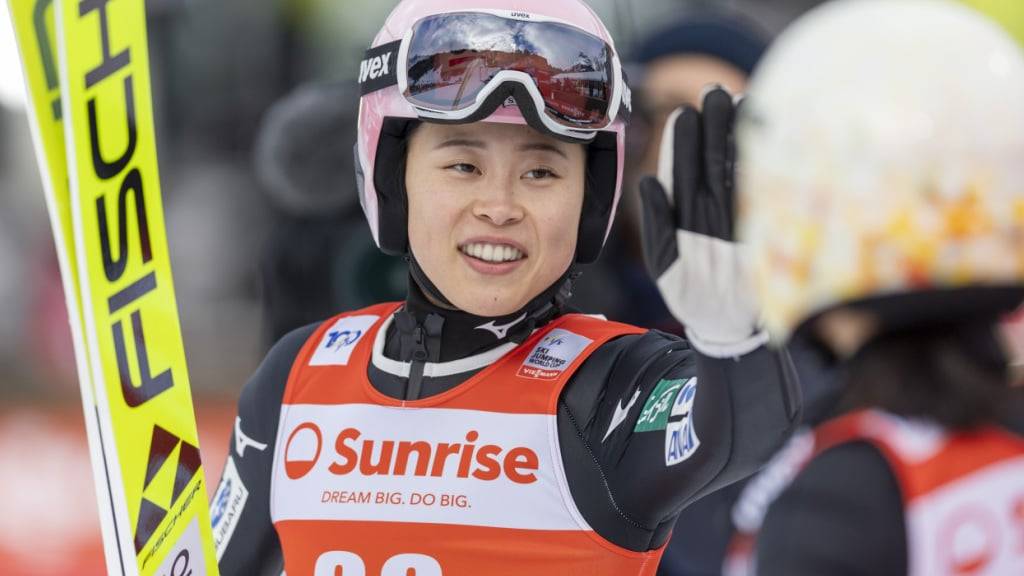 Künftig dürften auch die Frauen an allen vier Tournee-Orten abheben. Beim Weltcup in Engelberg ist dies bereits der Fall, wie hier mit Yuka Seto aus Japan