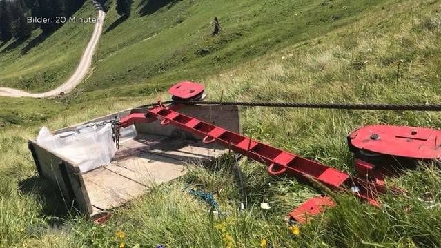 Vier Verletzte nach Fall aus Transportseilbahn