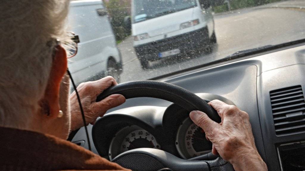 Zahl der Senioren-Verkehrssünder steigt, dennoch sollen Medizin-Checks wegfallen