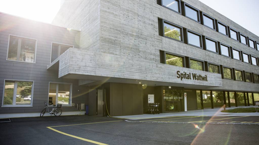 Auch das Spital Wattwil gehört zu den sieben derzeitigen Spitälern, aus denen ein Gesundheits- und Notfallzentrum werden soll.