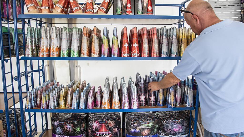 Mehr als drei Viertel der Schweizer Bevölkerung will den Verbrauch von Feuerwerk für Private einschränken. (Archivbild)