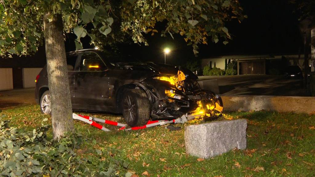 Autofahrer (19) gerät auf Trottoir: Zwei Personen sterben bei Unfall in Glattbrugg