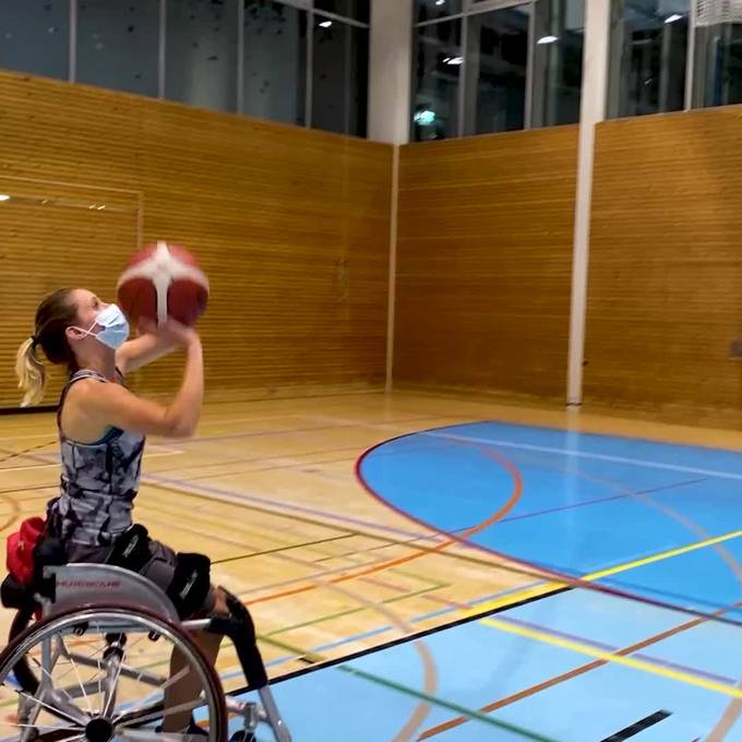 Beim Rollstuhlbasketball in Nottwil gilt voller Körpereinsatz