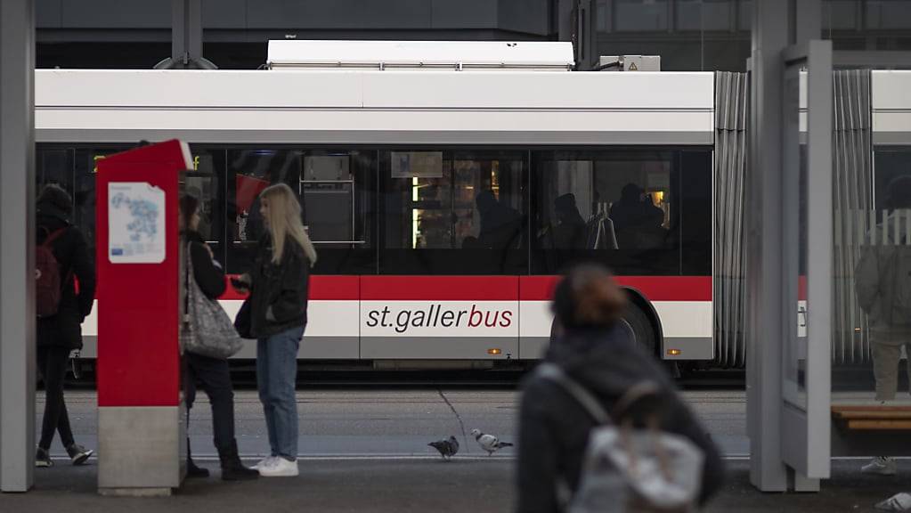 Mit Geldern aus dem Agglomerationsprogramm sollen etwa die Buslinien sieben und acht in der Stadt St.Gallen weiter elektrifiziert werden. (Archivbild)