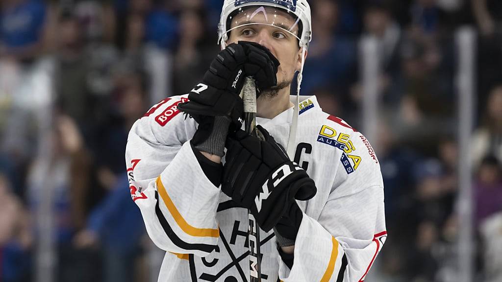 Calvin Thürkauf - am Dienstag in Freiburg aus den Playoffs ausgeschieden und jetzt auch noch für ein Spiel gesperrt