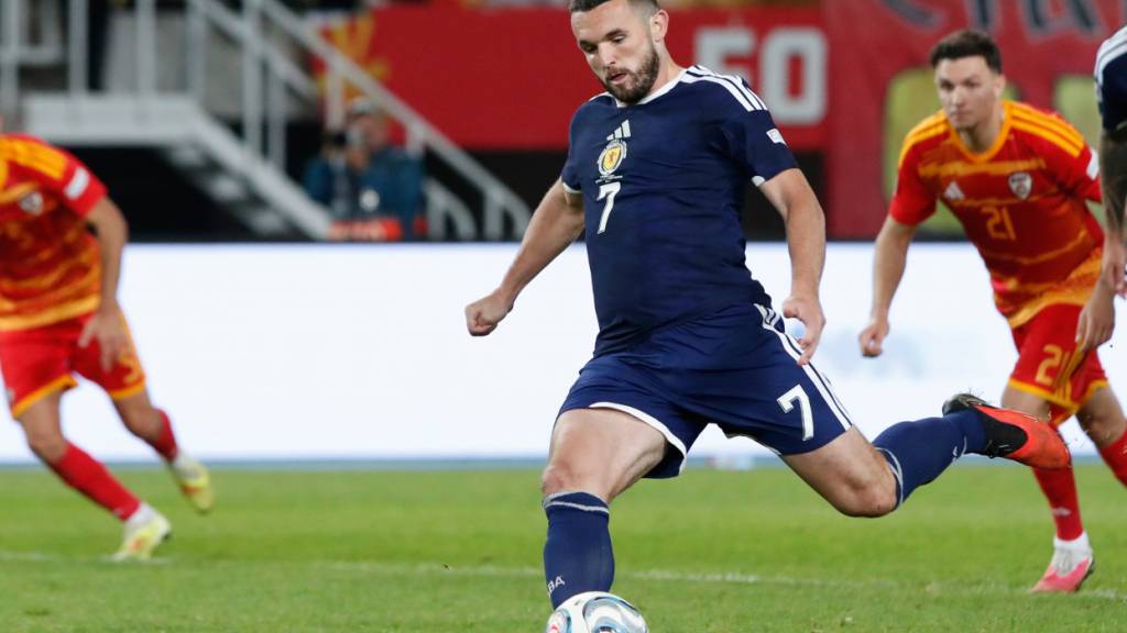 John McGinn gibt sich vom Penaltypunkt keine Blösse