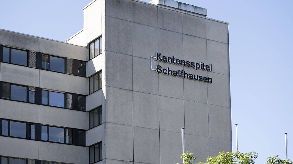Die in die Jahre gekommenen Gebäude des Kantonsspitals Schaffhausen sollen teilweise durch einen Neubau ersetzt werden. 2026 soll mit dem Bau begonnen werden. (Archivbild)