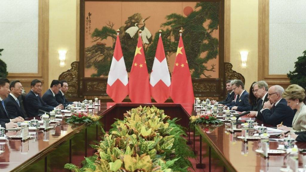 Die Häufigkeit der gegenseitigen Besuche befinde sich auf einem «historischen Höhepunkt», sagte Maurer im Anschluss an das Treffen mit Xi Jinping.
