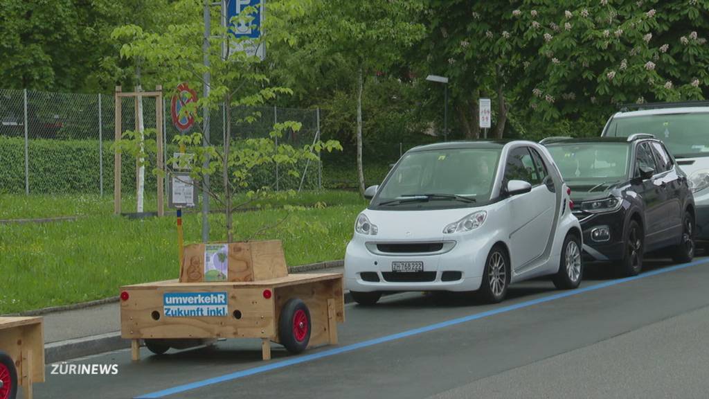 Bäume statt Autos in der blauen Zone