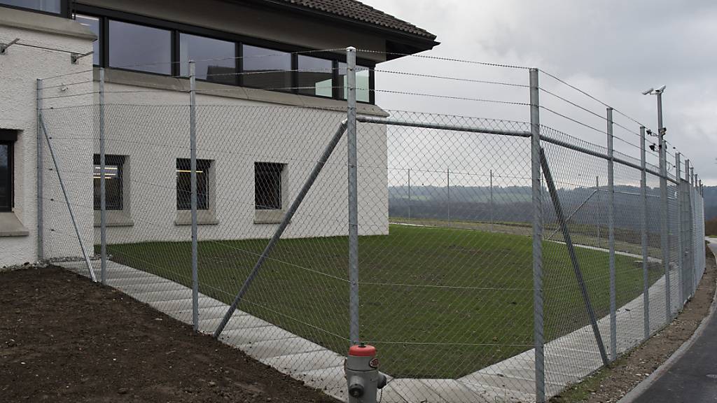 In der Nacht auf Montag sind zwei Inhaftierte aus dem Massnahmen-Zentrum Uitikon abgehauen. Die Fahndung nach ihnen läuft. (Archivbild)