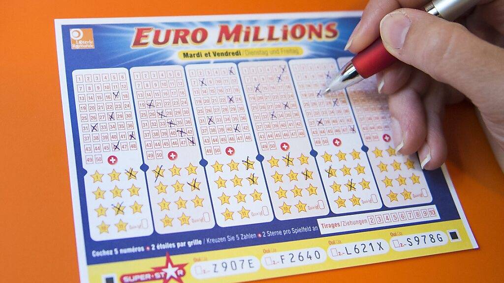 Ein Glückspilz hat bei Euromillions mehr als 75 Millionen Franken abgeräumt. (Archivbild)