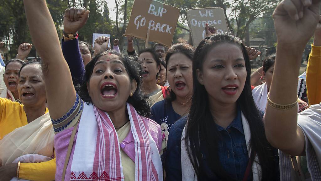 Demonstration gegen das umstrittene Einbürgerungsgesetz in Gauhati, im Bundesstaates Assam an der Grenze zu Bangladesch.