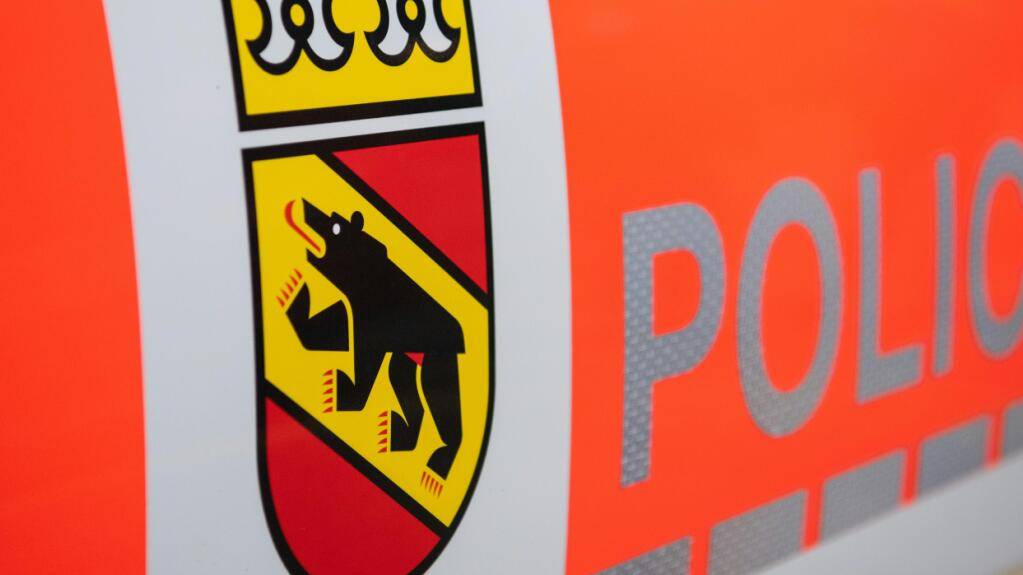 In Wilderswil im Berner Oberland sind zwei Autos frontal kollidiert: Neun Personen wurden verletzt, zwei davon schwer. (Symbolbild)
