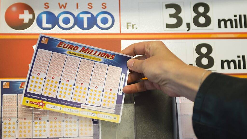 Ein Spieler oder eine Spielerin in der Schweiz heimste bei Euromillions mit fünf Richtigen und einem Stern einen Gewinn von rund 5, 6 Millionen Franken ein. (Symbolbild)