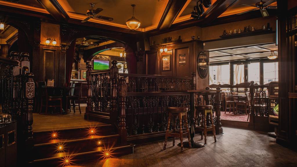 paddy-reillys-irish-bar-restaurant-zurich-interior-shot