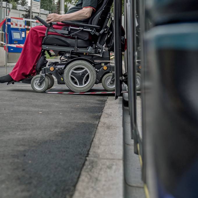 Behindertengerechte Bushaltestellen führen zu Verkehrsbehinderungen