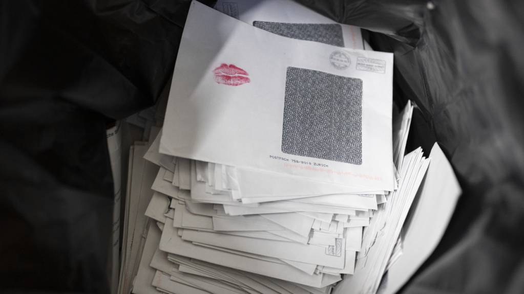 In der Stadt Zürich sind bis Mittwoch die Wahlcouverts von fast der Hälfte der Stimmberechtigten eingegangen. Vor vier Jahren beteiligten sich 43 Prozent an den Kommunalwahlen. (Archivbild)