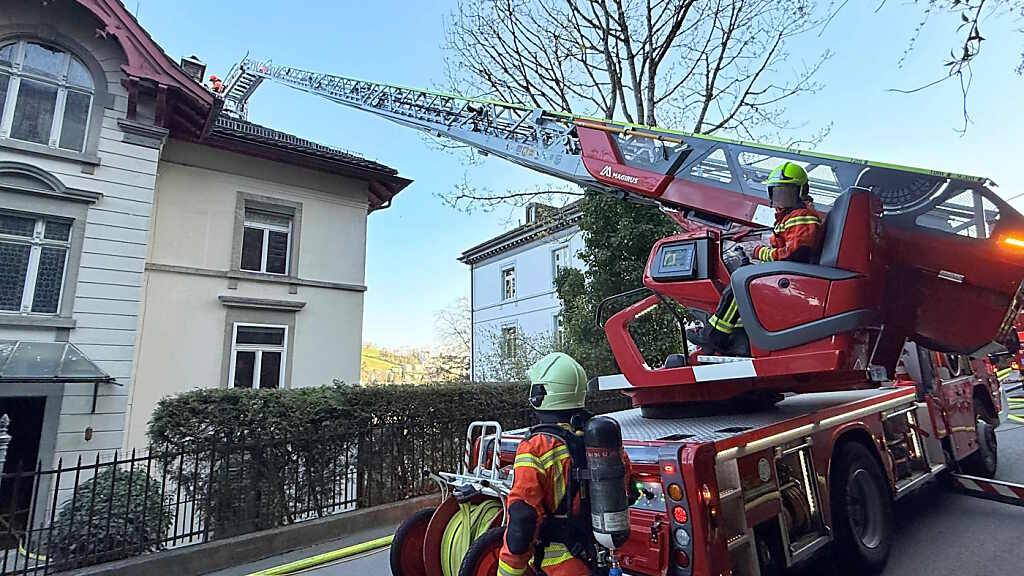 Der Brand im Estrich des Mehrfamilienhauses in St. Gallen dürfte auf eine Kaffeerösterei zurückzuführen sein.