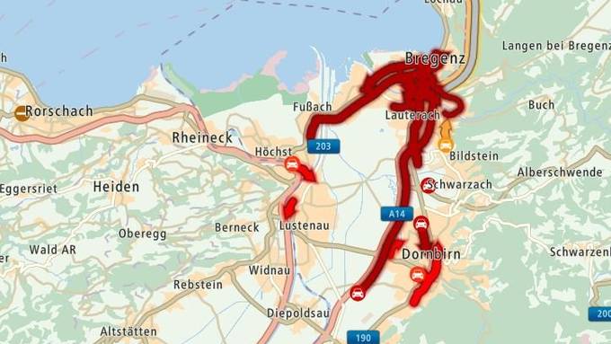 Verkehrschaos nach Unfall in Pfändertunnel