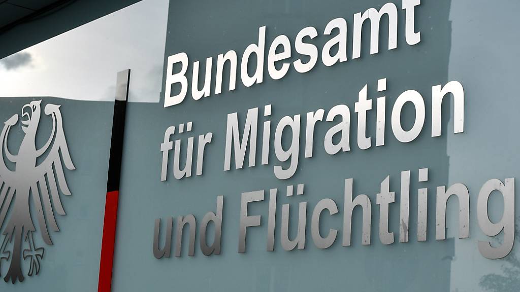 ARCHIV - Das Bundesamt für Migration und Flüchtlinge in Berlin. Foto: Jens Kalaene/dpa-Zentralbild/dpa