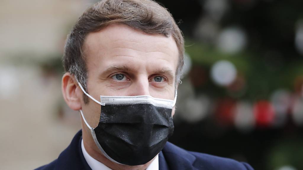 Der französische Präsident Emmanuel Macron wurde vergangene Woche positiv auf das Coronavirus getestet und befindet sich seitdem in Quarantäne. Foto: Francois Mori/AP/dpa