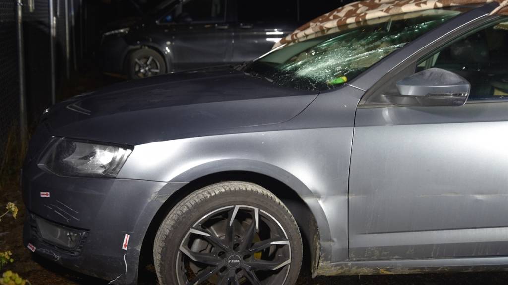 Nach der Kollision mit den zwei Jugendlichen stellte sich heraus, dass der Unfallfahrer keinen gültigen Führerausweis besass.