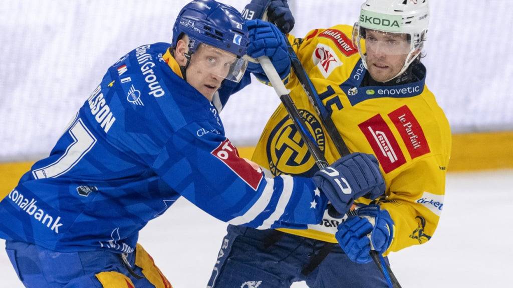 Gabriel Carlsson zog mit dem EV Zug im Playoff-Viertelfinal gegen seinen Landsmann Simon Ryfors vom HCD den Kürzeren