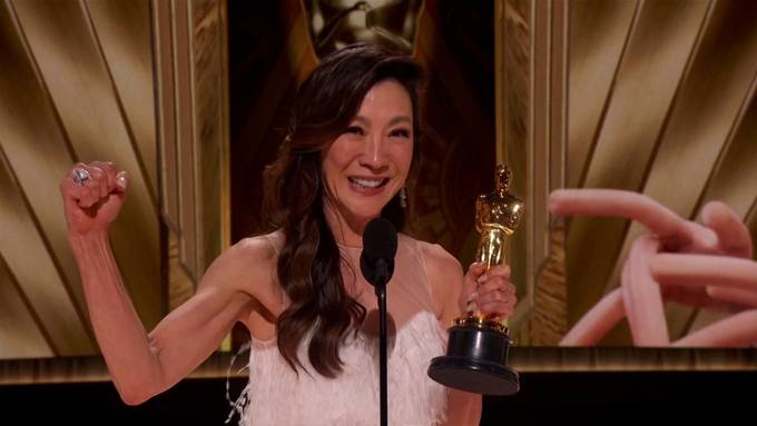 Michelle Yeoh schreibt als beste Hauptdarstellerin Oscar-Geschichte