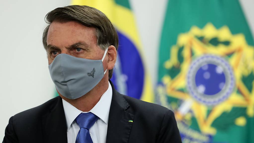HANDOUT - Der brasilianische Präsident Jair Bolsonaro hat sich mit dem Coronavirus infiziert. Foto: Marcos Correa/Palacio Planalto/dpa - ACHTUNG: Nur zur redaktionellen Verwendung und nur mit vollständiger Nennung des vorstehenden Credits