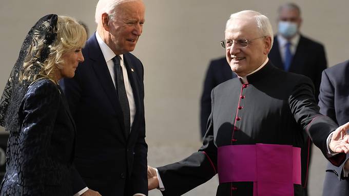 US-Präsident Biden zu Gesprächen bei Papst Franziskus eingetroffen