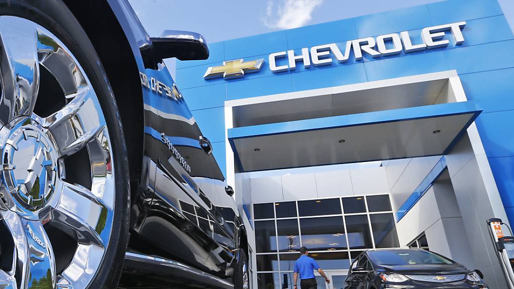 Der US-Autokonzern General Motors, bekannt etwa für Marken wie Chevrolet, musste wegen Chipmangels die Produktion in fünf Werken schliessen. Die Lage hat sich etwas entspannt und nun laufen die Fliessbänder wieder.(Archivbild)