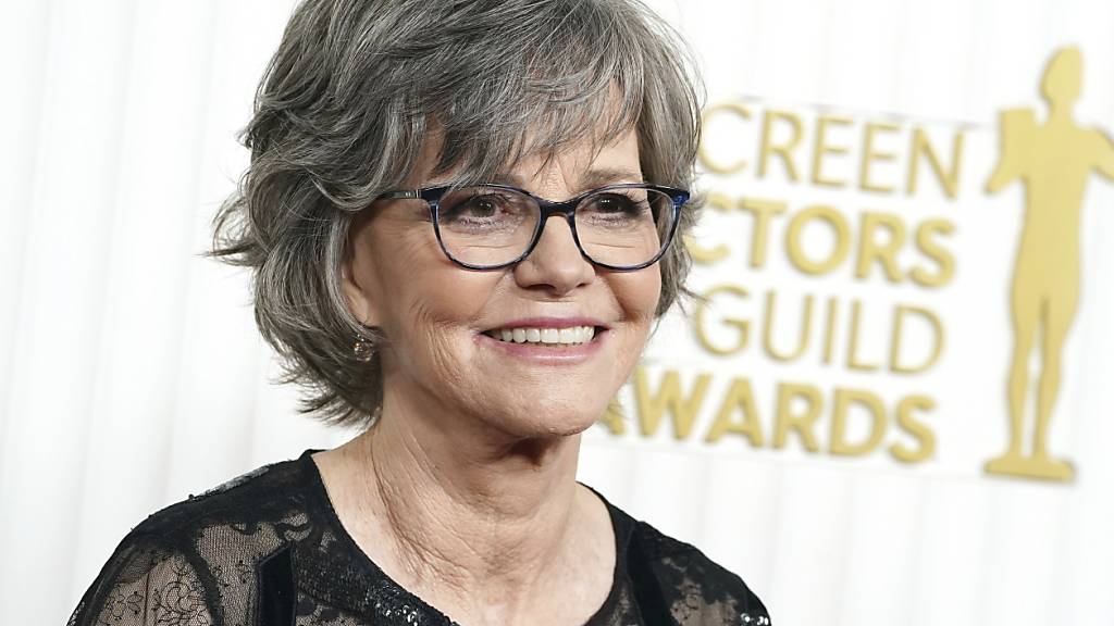 Sally Field spricht über heimliche Abtreibung mit 17