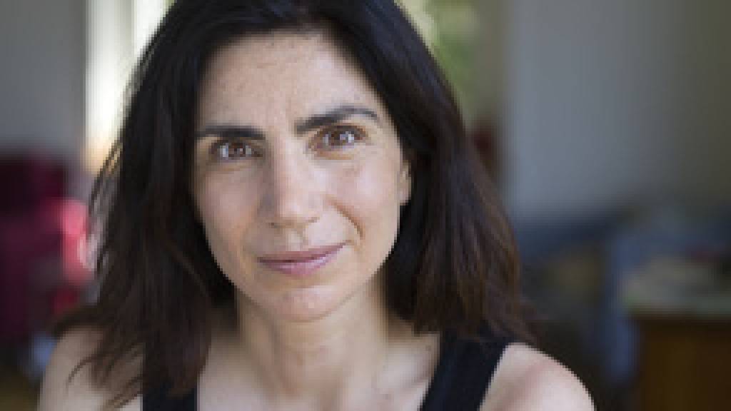 Die Zürcher Autorin Dana Grigorcea erzählt in ihrem Roman «Das Gewicht eines Vogels beim Fliegen» von der Autorin Dora Marcu, die über einen Künstler im New York der Golden Twenties schreibt. Diese Anlage ähnelt derjenigen, die auch Grigorceas Kollegin Simone Meier gewählt hat. (Archivbild)