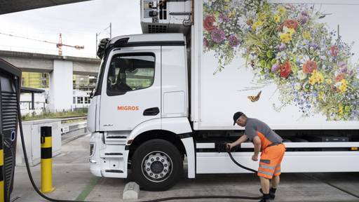 Nationalrat beschliesst Schwerverkehrsabgabe für E-Lastwagen