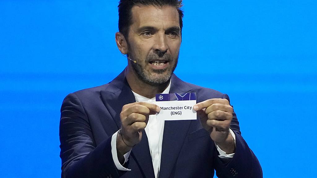 Der frühere italienische Goalie Gianluigi Buffon zog die Lose in Monaco