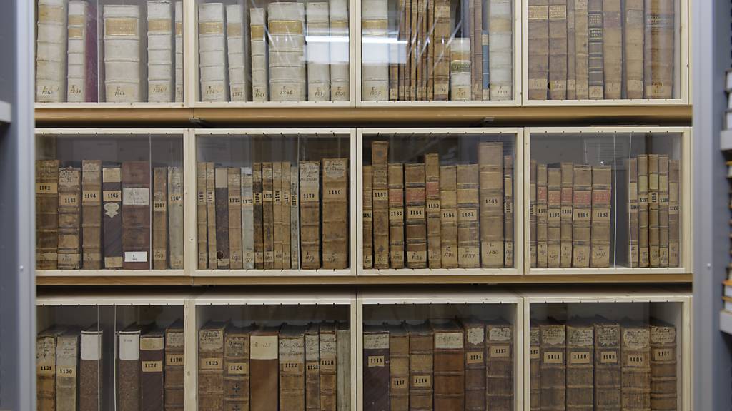 Wertvolle Handschriften aus den Beständen der St. Galler Stiftsbibliothek werden im kommenden April in Konstanz in einer grossen Ausstellung über die «Klosterinsel Reichenau» gezeigt. (Archivbild)