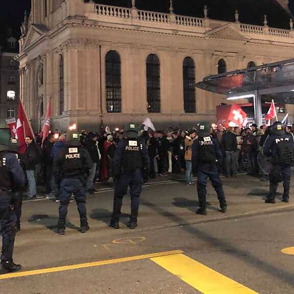 Wieder unbewilligte Demo von Massnahmen-Gegnern in Bern