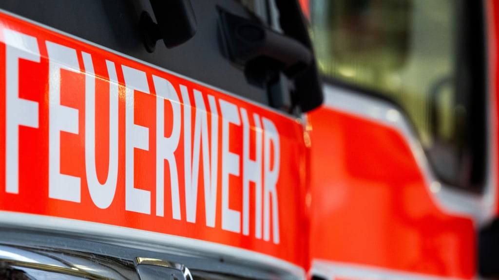 Wurde für das Feuerwehrauto zu viel bezahlt? Diese Frage beschäftigt St. Galler Gemeinden. (Archivbild)