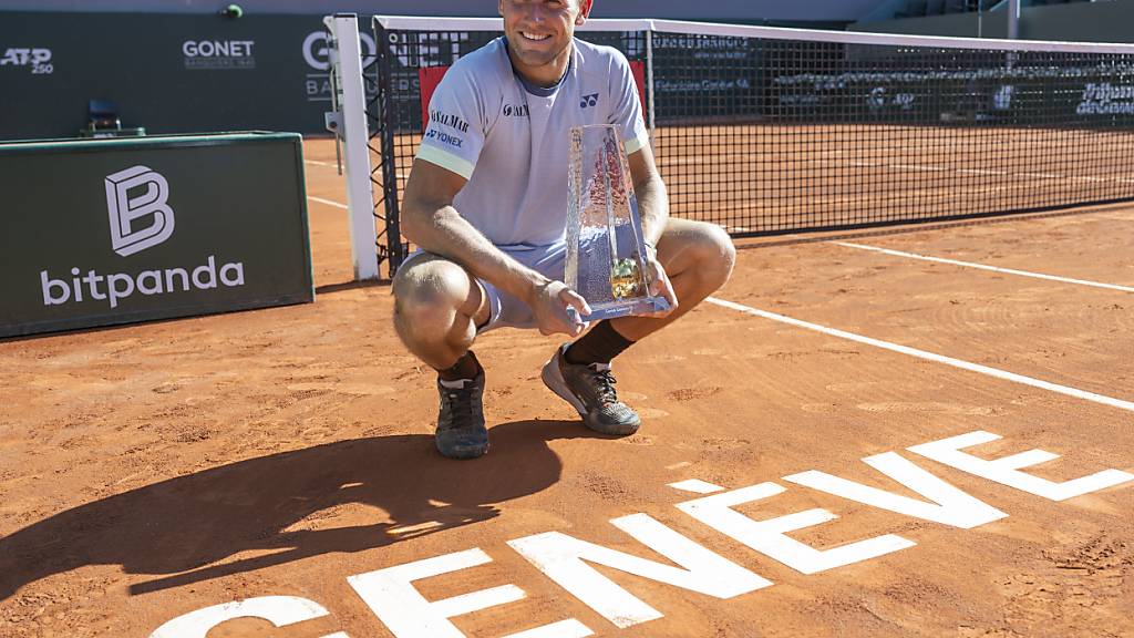 Der Schweiz-Spezialist hat wieder zugeschlagen: Casper Ruud mit seinem dritten Pokal vom Geneva Open