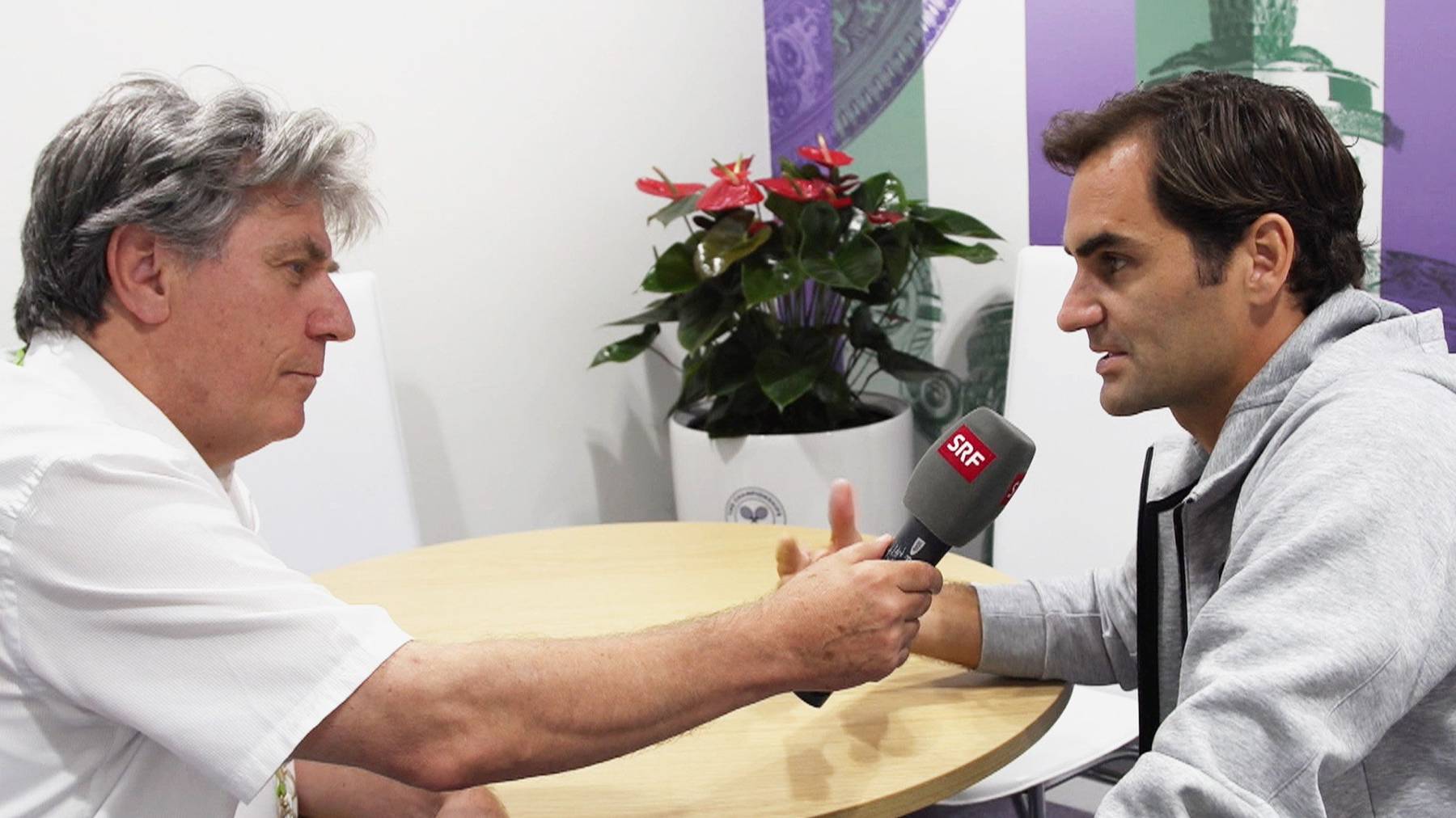 Bernhard Schär mit Roger Federer