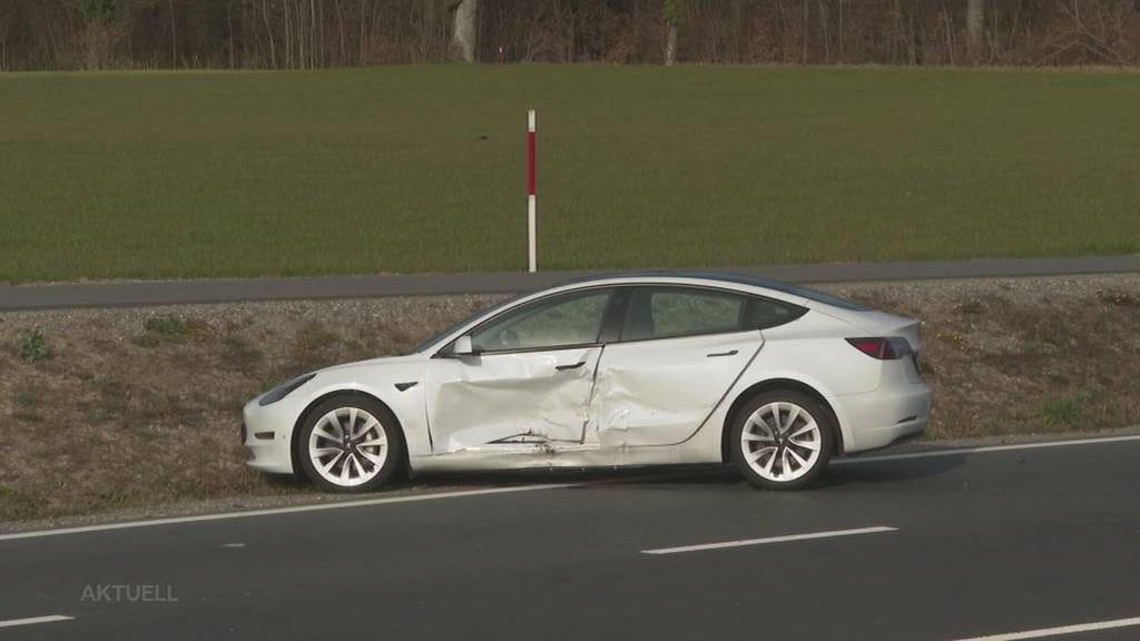 Tödliches Manöver: Teslafahrer tötet in Lenzburg Mutter und muss nicht ins Gefängnis
