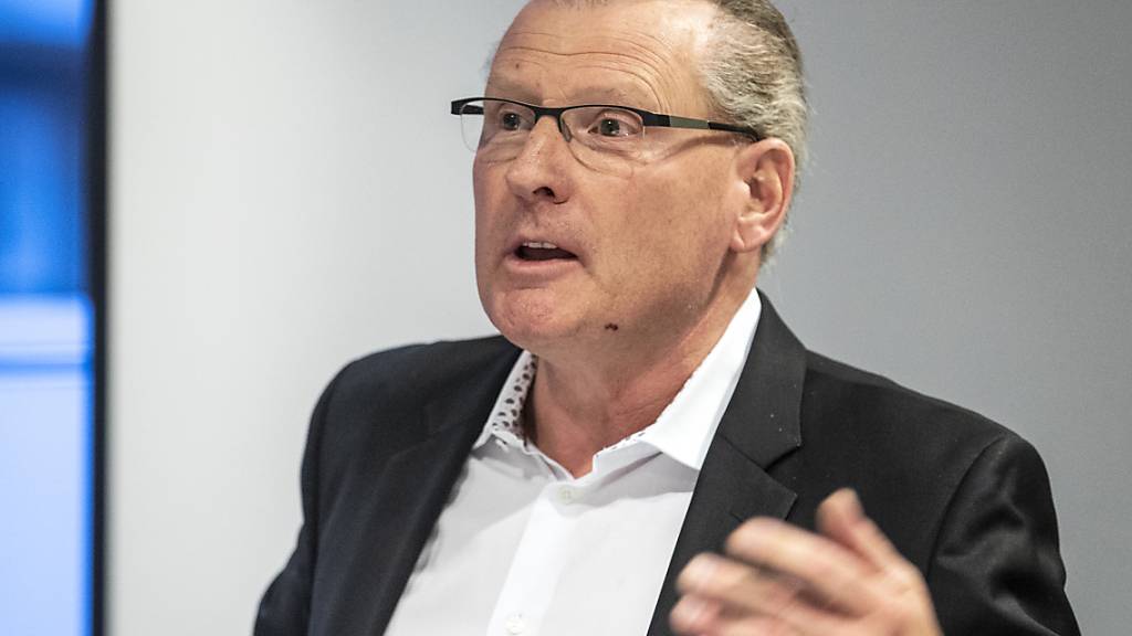 Der Zuger Finanzdirektor Heinz Tännler verkündete am Donnerstag den Ausbau der Härtefallmassnahmen. (Archivbild)